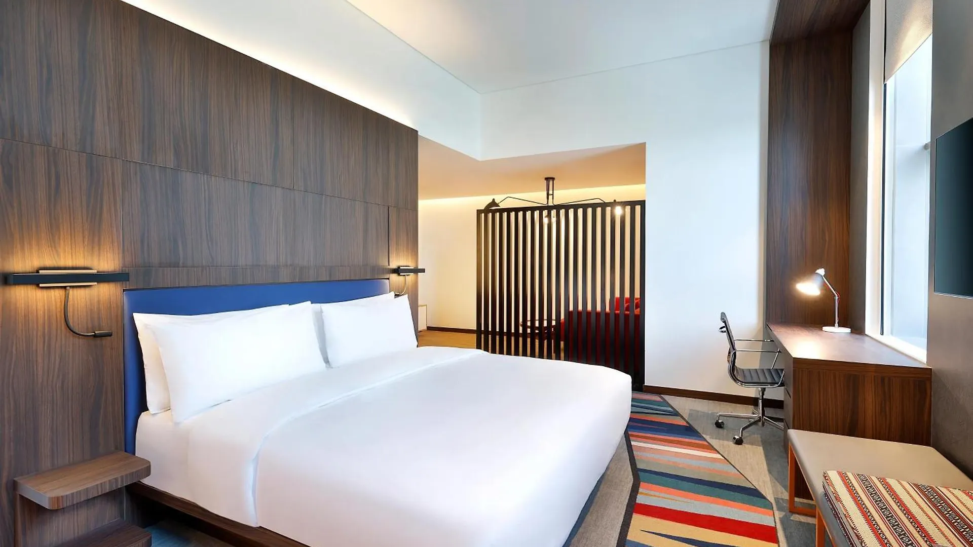 فندق Aloft Dubai Airport 4*,